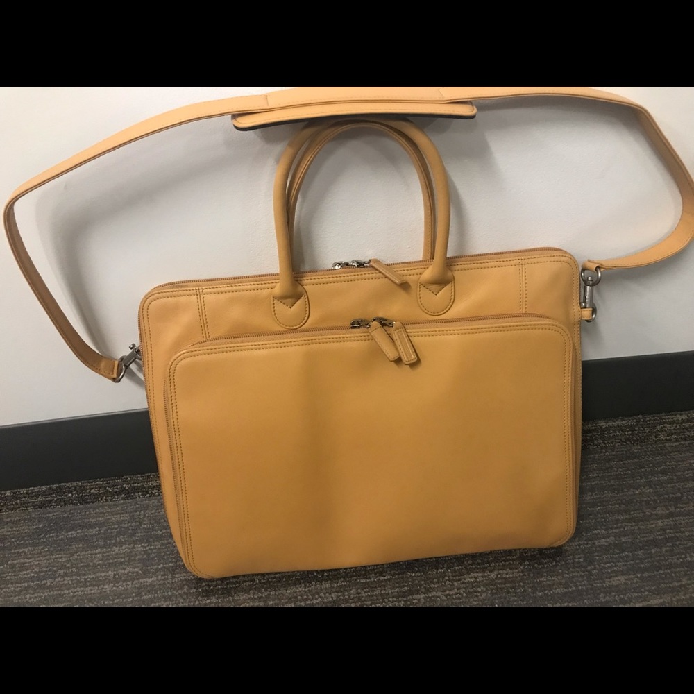 Levenger brand 100% leather briefcase MINT CONDIT